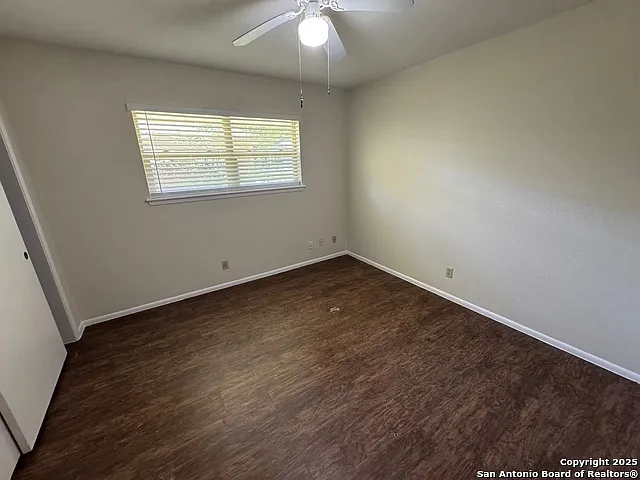 409 Fenwick Dr — Photo 7