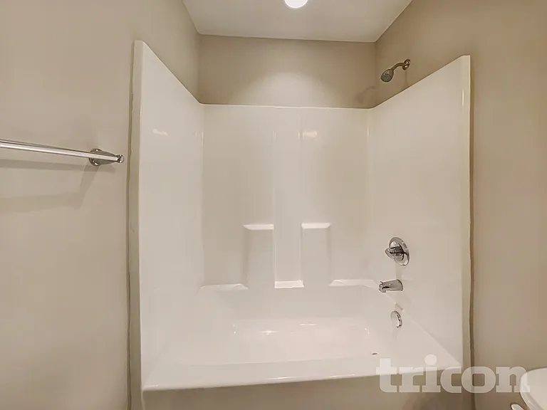 312 Winston Ln — Photo 16