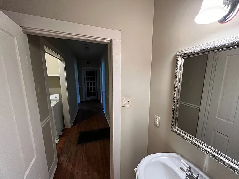 1511 N Main St — Photo 19