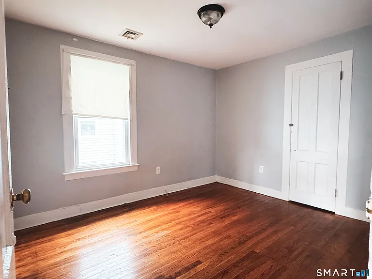 18 S 1st St — Photo 14