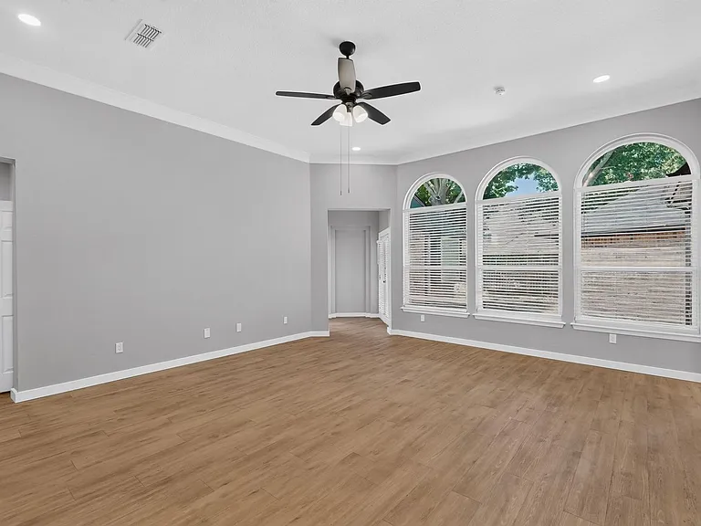 720 Cliffmoor Dr — Photo 10