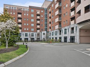 165 Cottage St APT 213, Chelsea, MA 02150