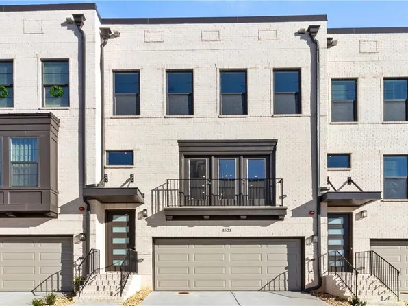 1521 Cobalt Dr NW, Atlanta, GA 30318