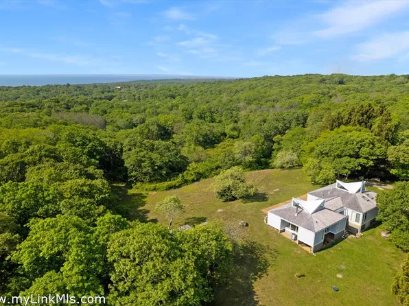 44 Cencelle St, Chilmark, MA 02535