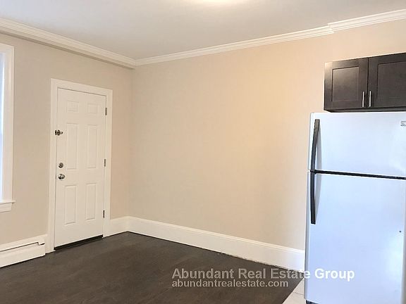 5th image of 284 Revere St APT 2R