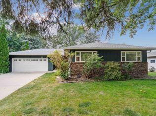 1103 Ridgemont Rd, Waterloo, IA 50701