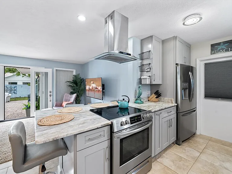 120 Flamingo Dr #1 — Photo 23