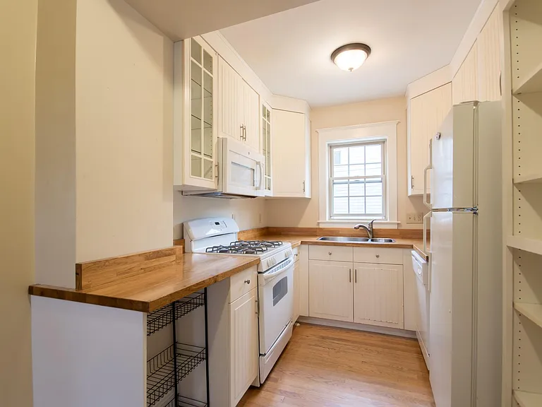 51 Kingston Ave #A — Photo 3