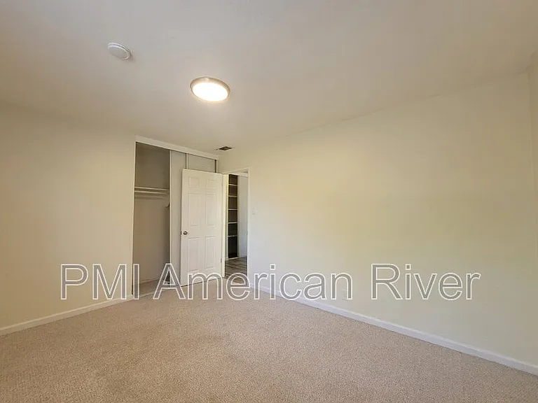 881 Beardsley Dr — Photo 8
