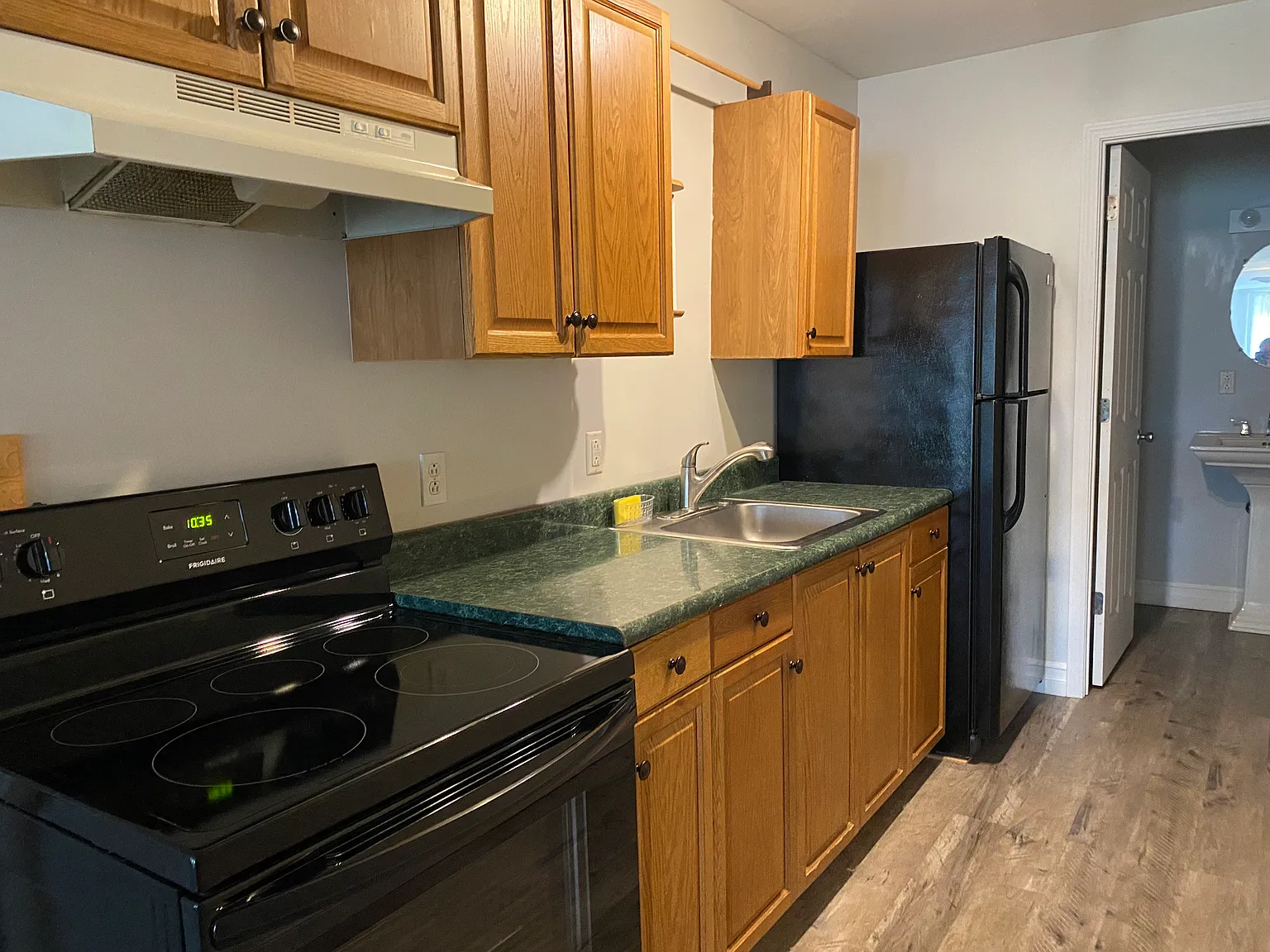 Studio, 1000 sqft, $1,200 — Photo 4