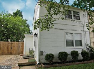 5636 7th Rd S, Arlington, VA 22204