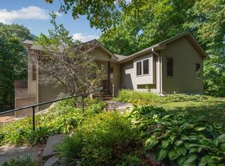 621 Carver Beach Rd, Chanhassen, MN 55317