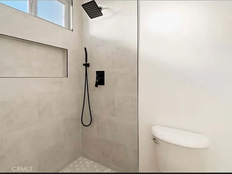 8216 Wentworth St — Photo 6