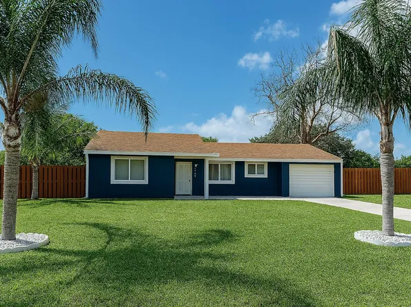 2055 SE West Dunbrooke Circle, Port St Lucie, FL 34952