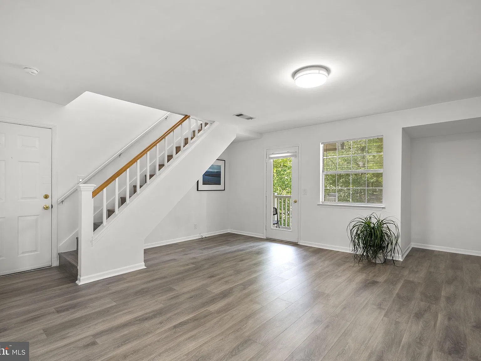 1 bed, 1.0 bath, 820 sqft, $2,200 — Photo 2