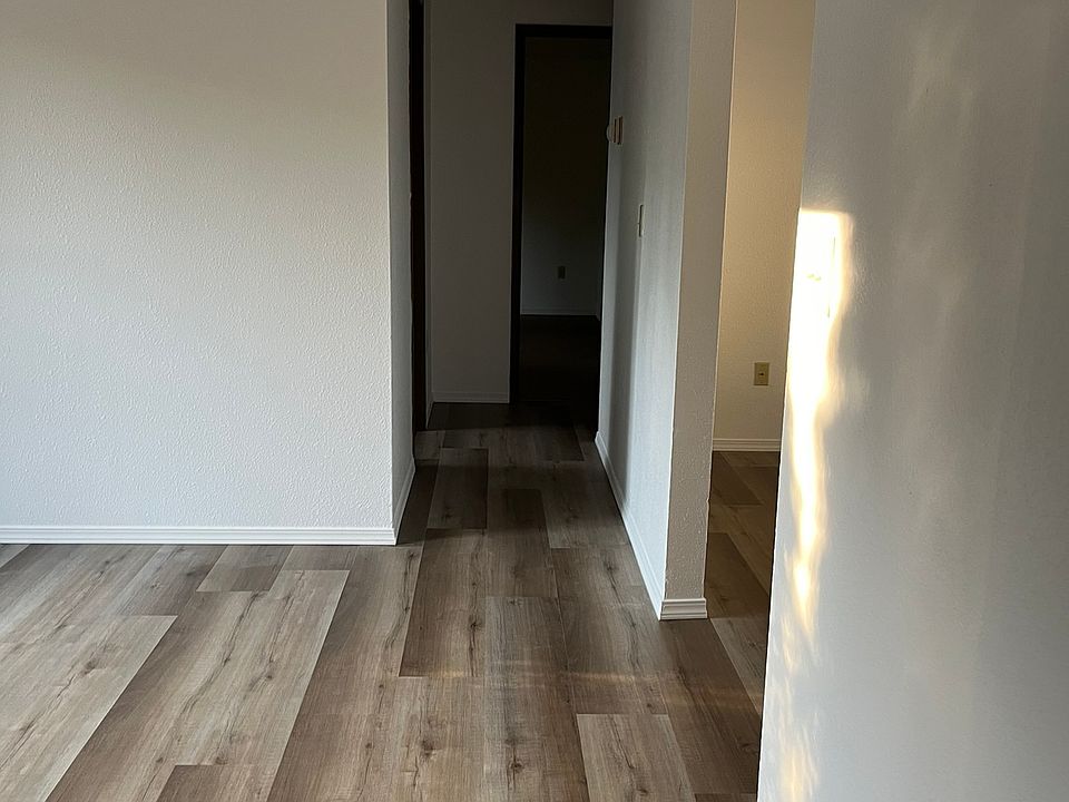 2nd image of 9923 158th St E