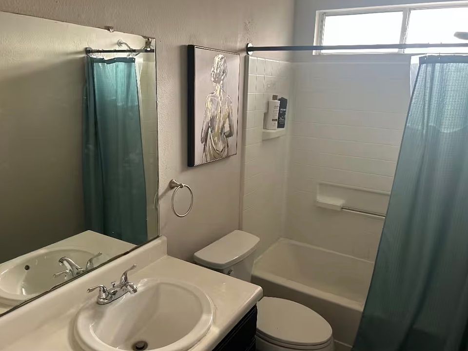 2nd image of 2717 Briley St