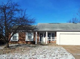3015 Valley Ridge Dr, Saint Peters, MO 63376