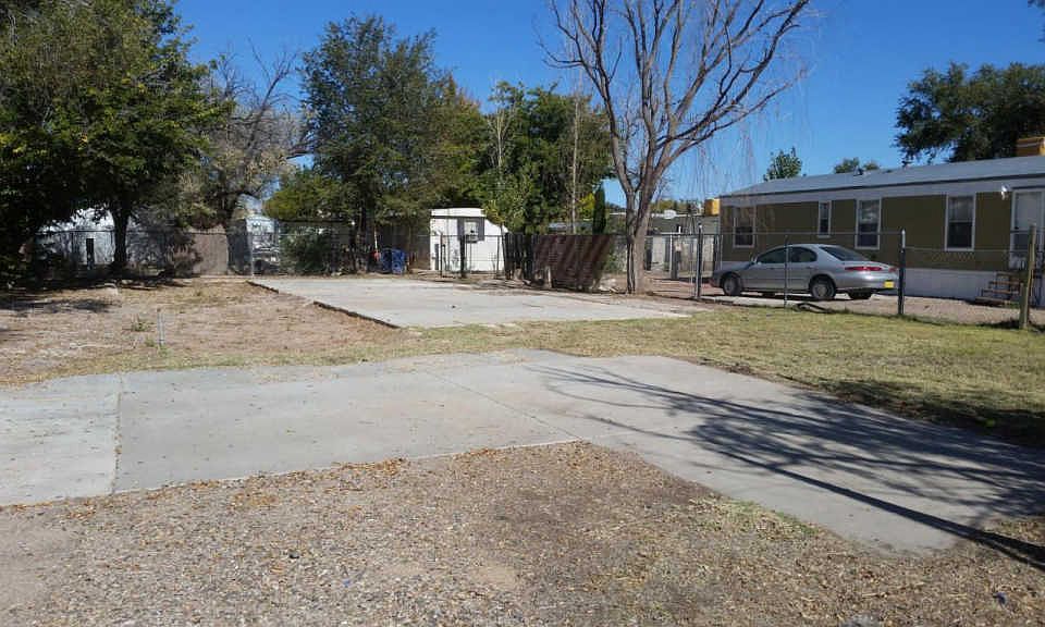 2nd image of 1028 Castillo Ct SE