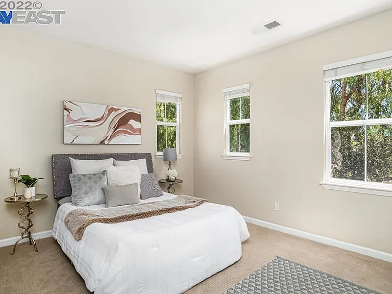 694 W Corazon Way — Photo 11