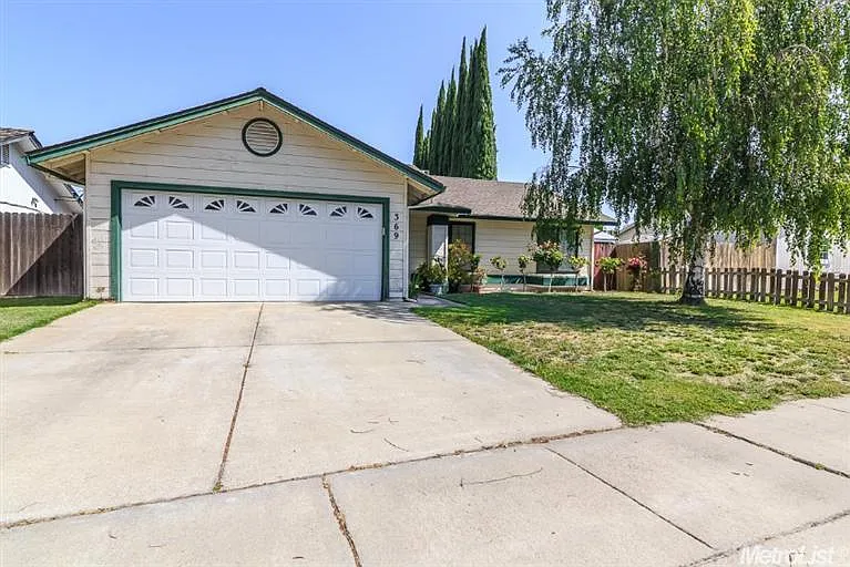 369 Gardner Pl photo 1