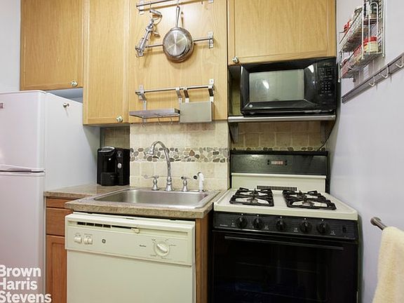 5th image of 590 W End Ave APT 12G