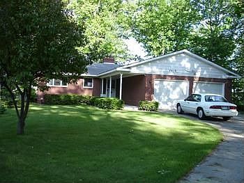 2nd image of 2419 N Peterson Dr