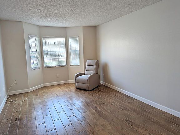 3rd image of 4513 S Oak Dr Unit Q31a