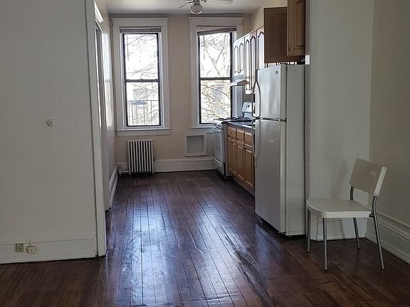 2nd image of 34-20 42nd St #3