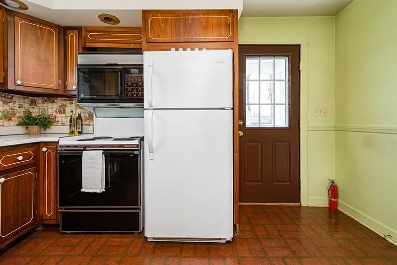 462-s-eberhart-rd-butler-pa-16001-zillow