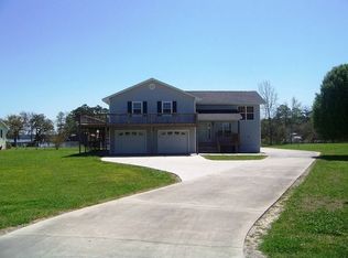 1000 Live Oak Dr, Havelock, NC 28532