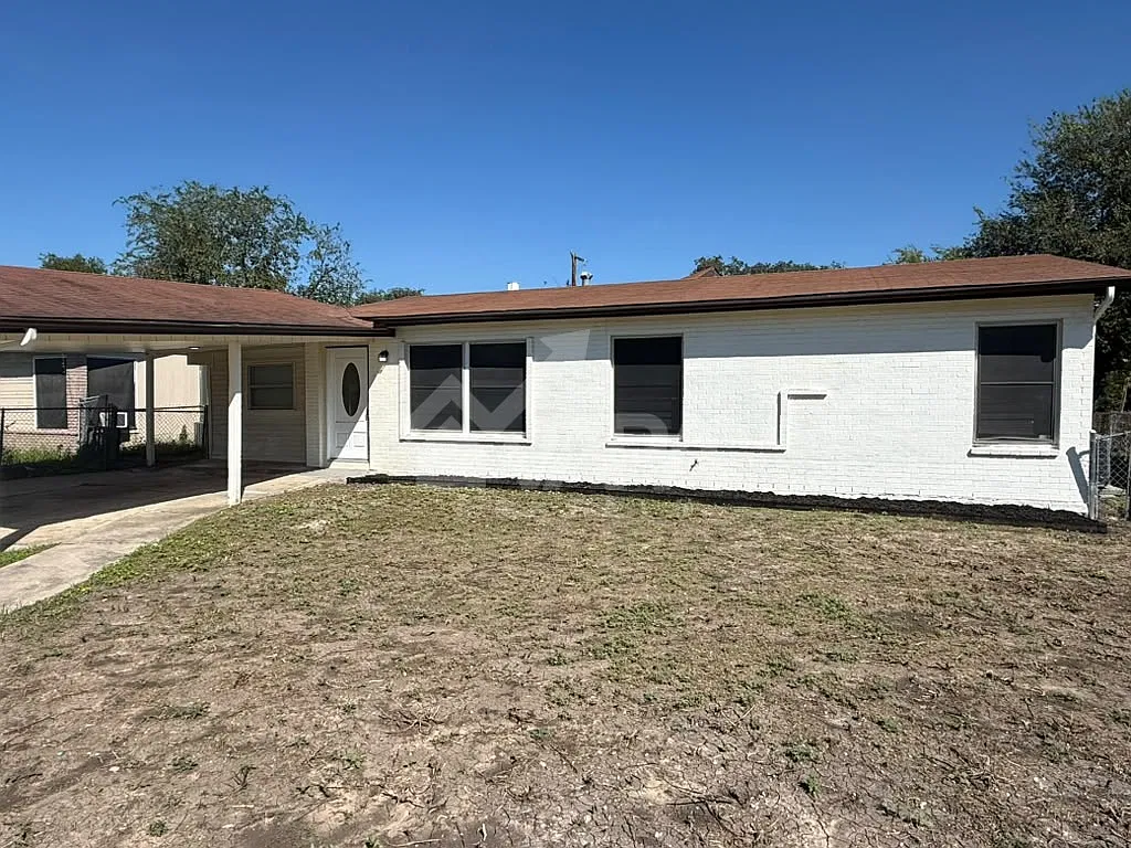 3 bed, 1578 sqft, $2,000 — Photo 2