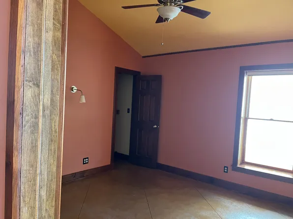 137 Center St #3, Grayslake, IL 60030