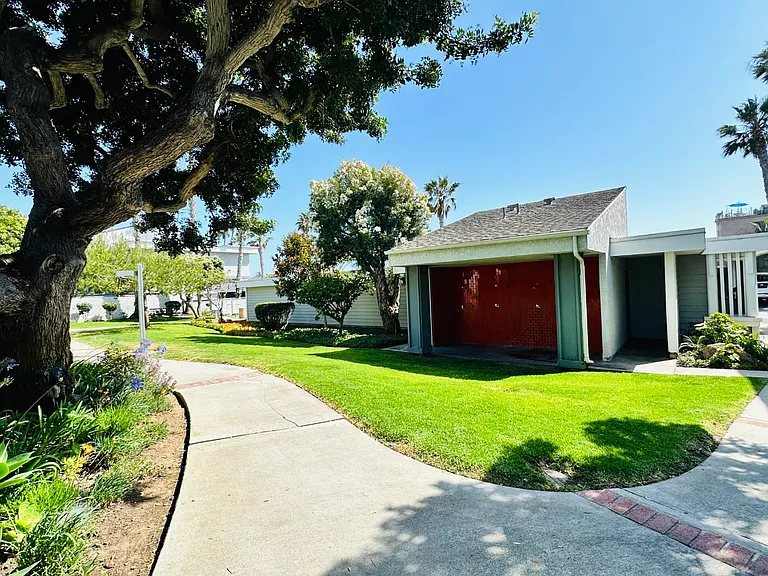 16982 Pacific Coast Hwy #203 — Photo 22