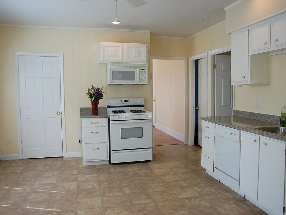 1st image of 133 Stansbury St #2