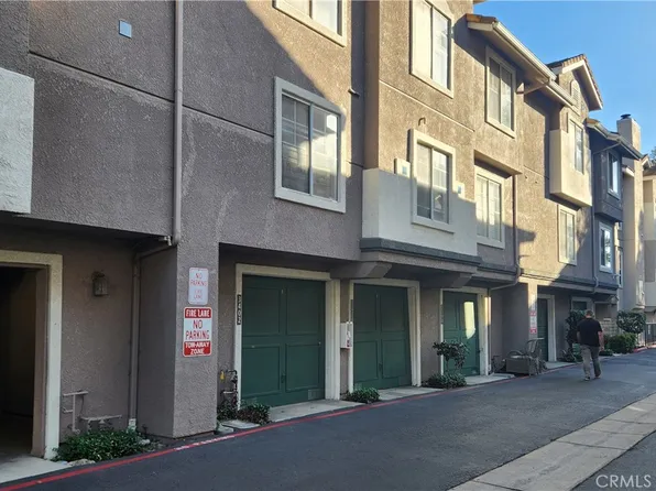 3402 Holly Grove St, Thousand Oaks, CA 91362