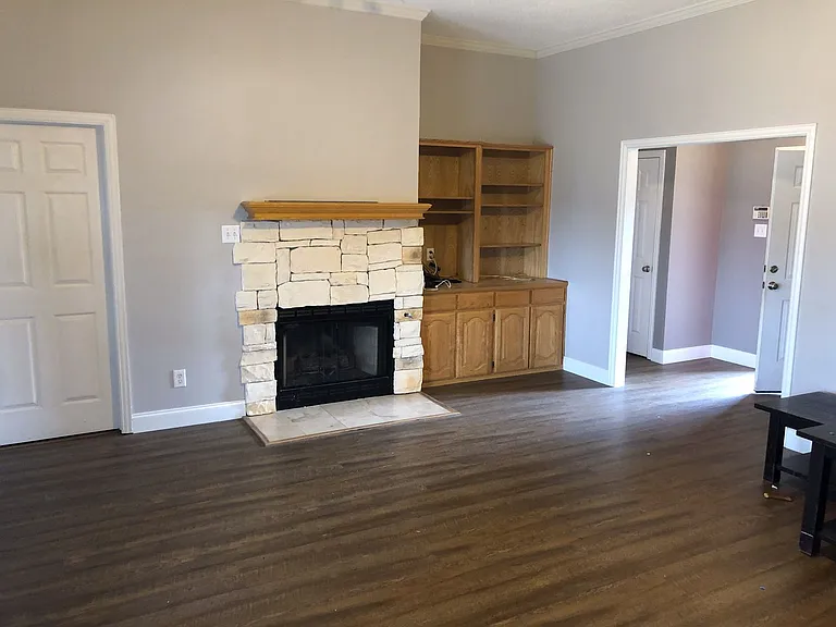 2123 Millwood Dr — Photo 10