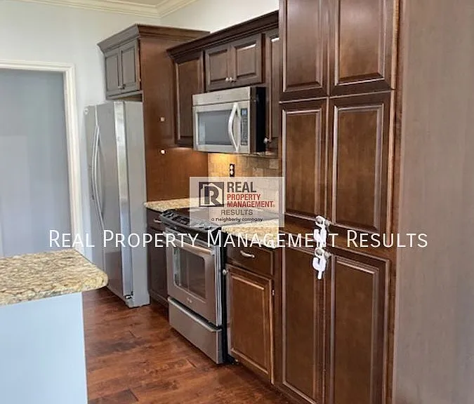 9399 Millicent Ct — Photo 8