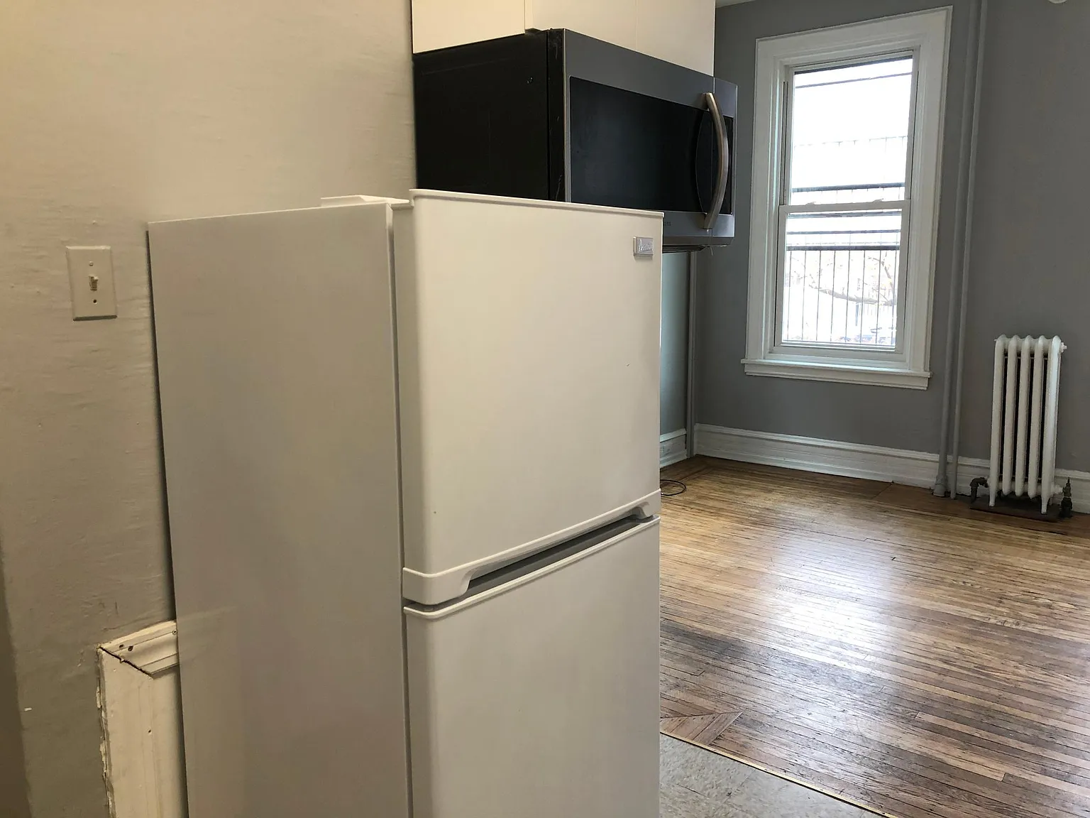 Studio, 270 sqft, $1,050 — Photo 3