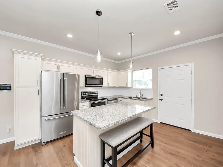 3703 Lila St — Photo 3