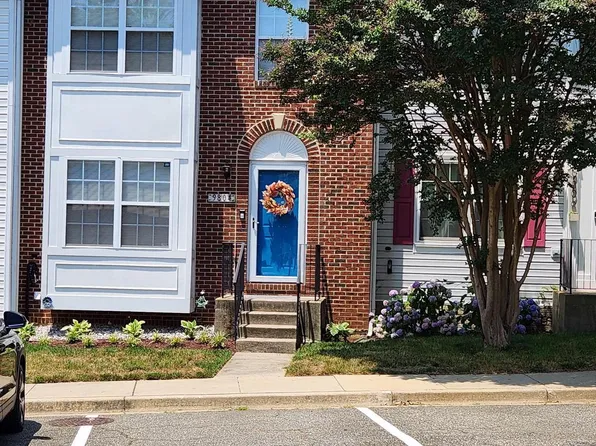 9804 Royal Commerce Pl, Upper Marlboro, MD 20774