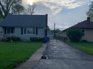 141 S Iowa Ave, Addison, IL 60101