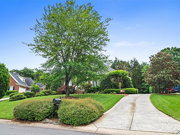4th image of 3420 Maryhurst Ln