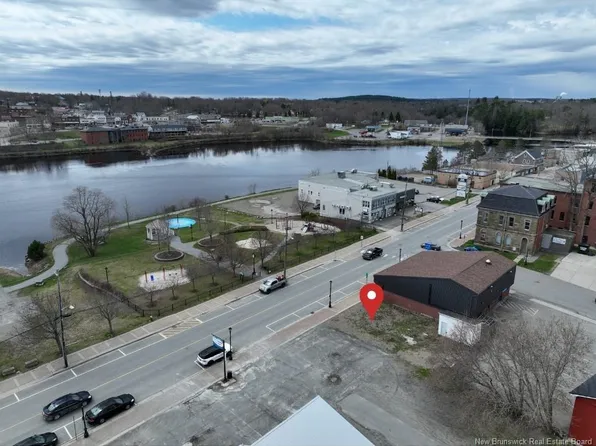 61 Milltown Blvd, Saint Stephen, NB E3L 1G4