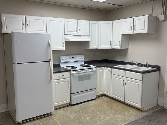 3rd image of 138 S Union St #3
