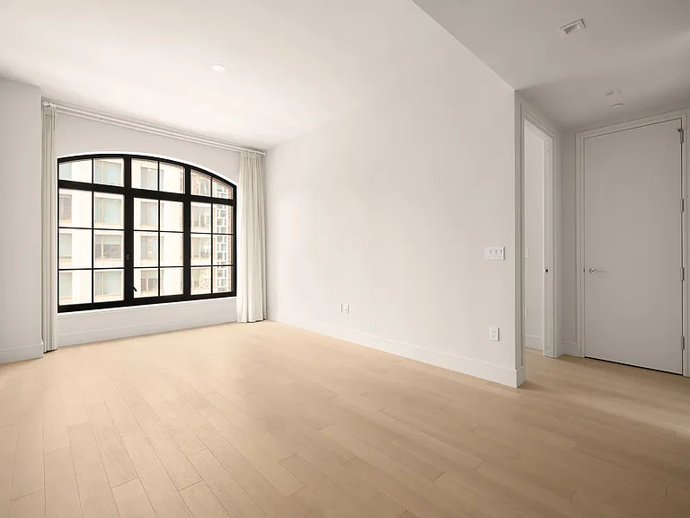 201 E 23rd St #6C — Photo 2