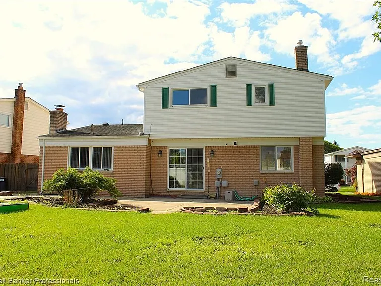 44227 Brandywyne Rd — Photo 4