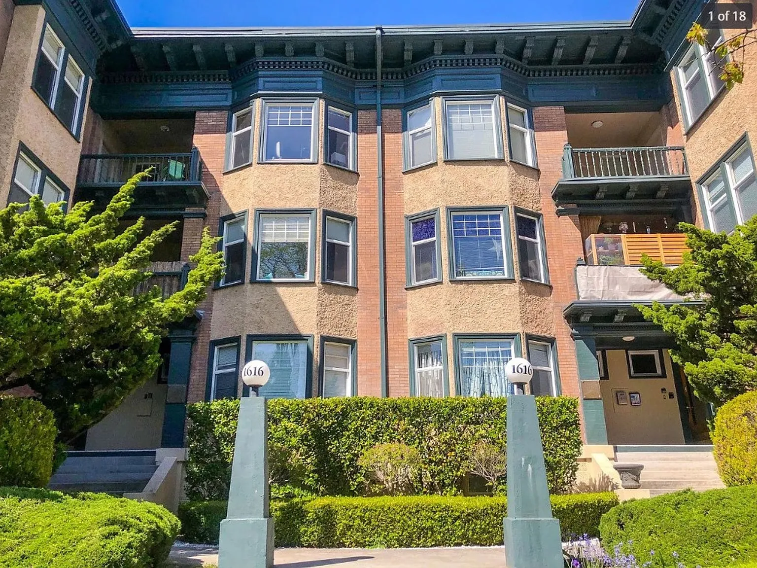 Hillcrest Manor — Photo 1