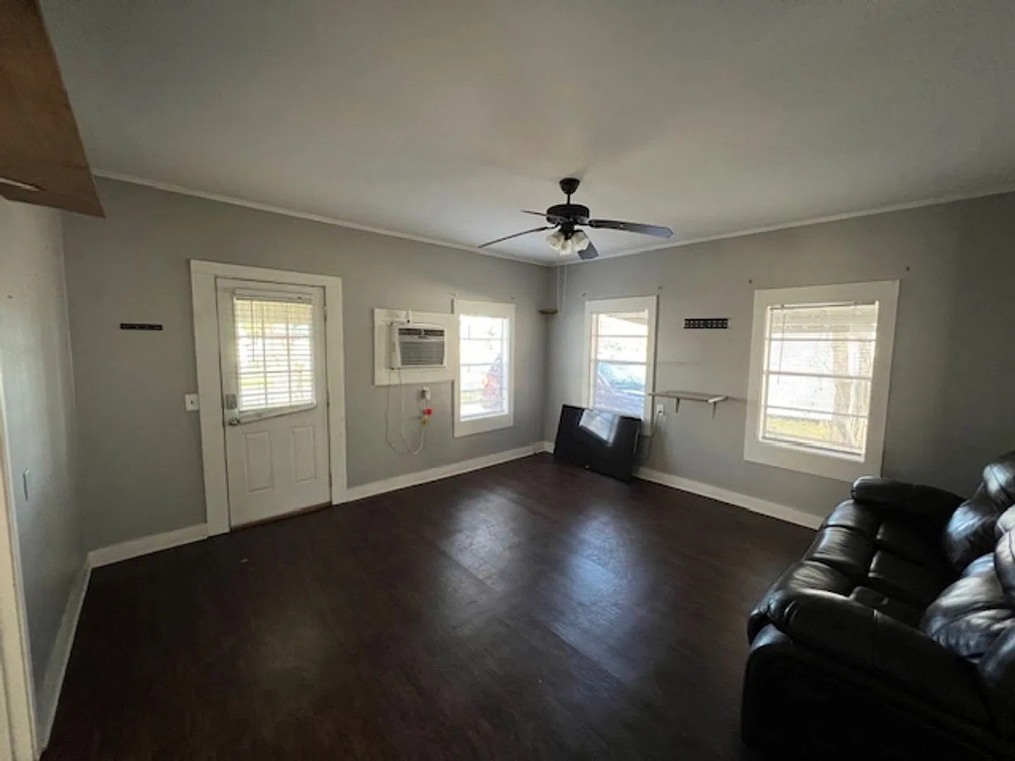 2 Bedroom 1 Bathroom Home in quiet neighborhood in Sulphur — Photo 4
