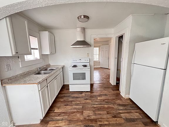 4th image of 1325 Finley Ave